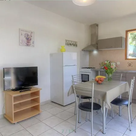 L'amandier -le Figuier-les Lauriers Roses Vakantiehuis *