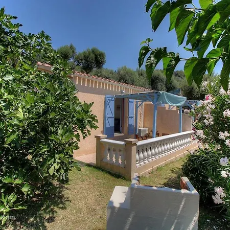 L'amandier -le Figuier-les Lauriers Roses Holiday home *
