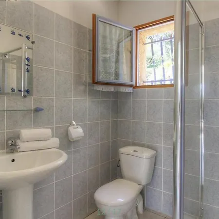 L'amandier -le Figuier-les Lauriers Roses Holiday home