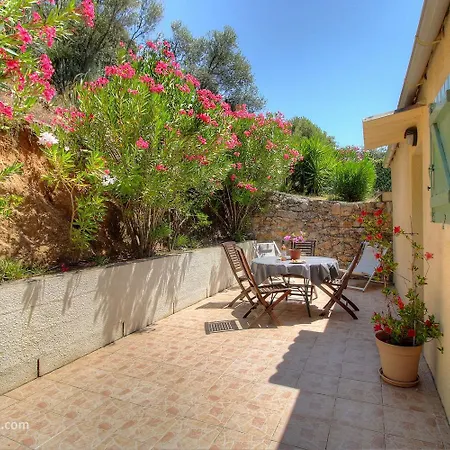 Vakantiehuis L'amandier -le Figuier-les Lauriers Roses Ajaccio (Corsica)