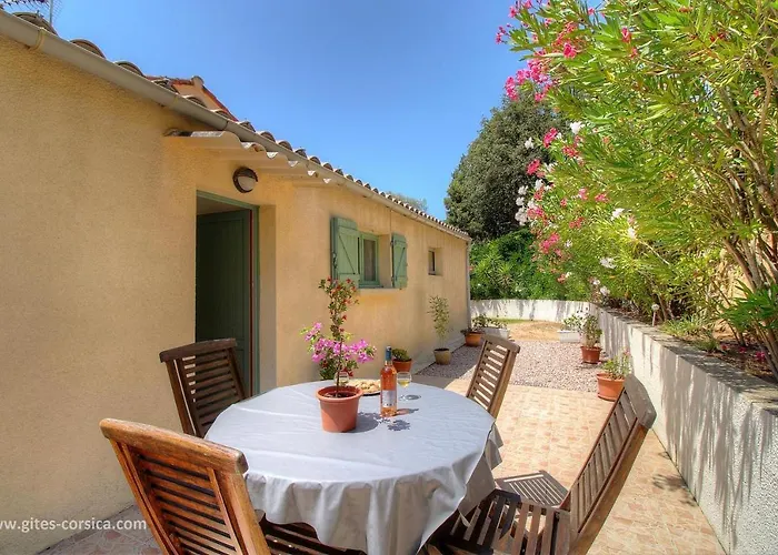 Holiday home L'amandier -le Figuier-les Lauriers Roses