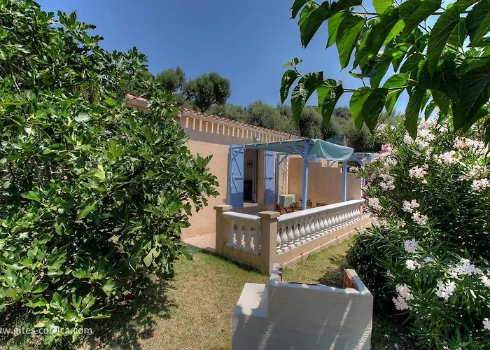 L'amandier -le Figuier-les Lauriers Roses Holiday home *