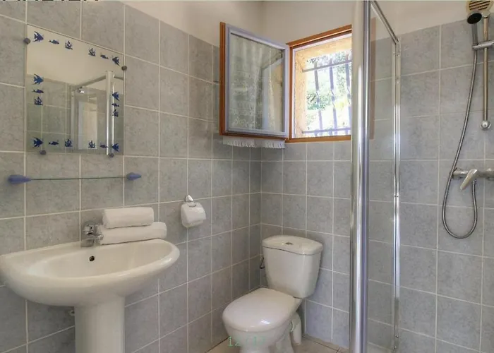 L'amandier -le Figuier-les Lauriers Roses Holiday home