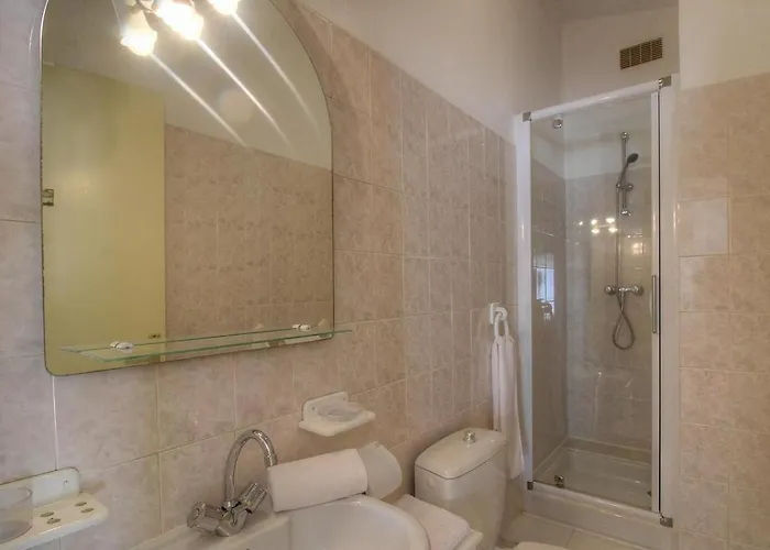 L'amandier -le Figuier-les Lauriers Roses Dom wakacyjny